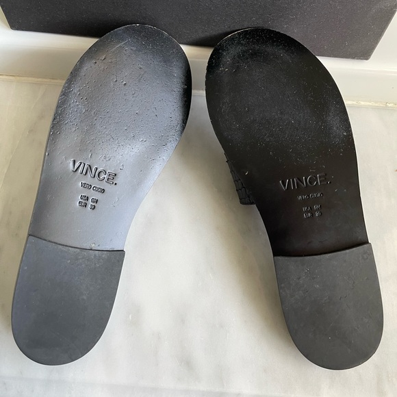 Vince ‘Turner 2’ Black Lea Embossed Leather Slides - Picture 6 of 10